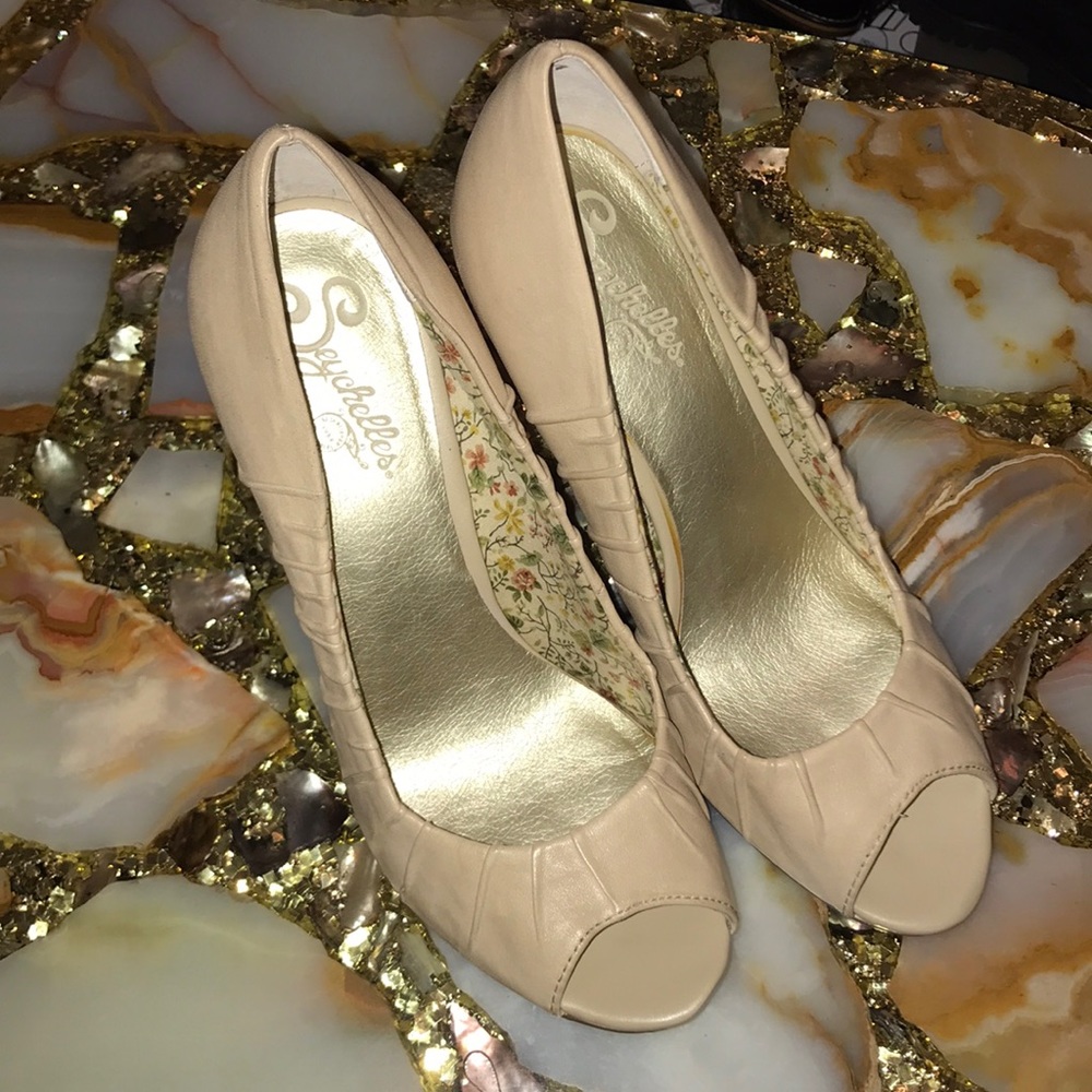 Seychelles Size 8